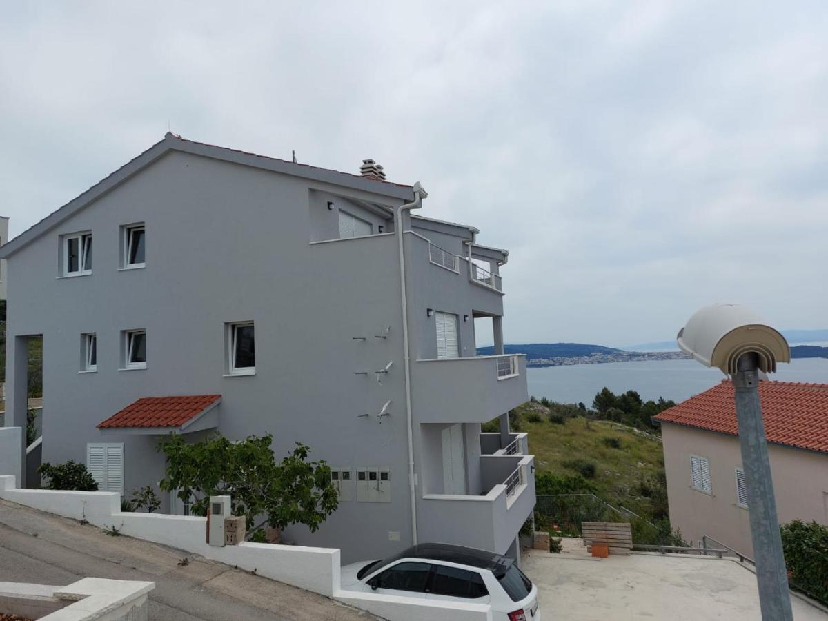 Apartments Vini Seget Donji Exterior photo
