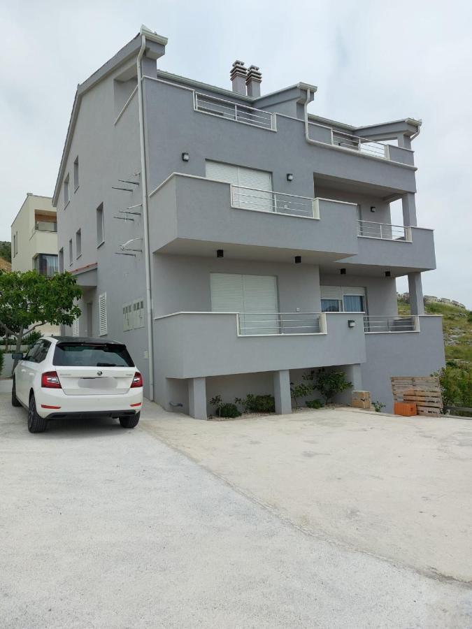 Apartments Vini Seget Donji Exterior photo