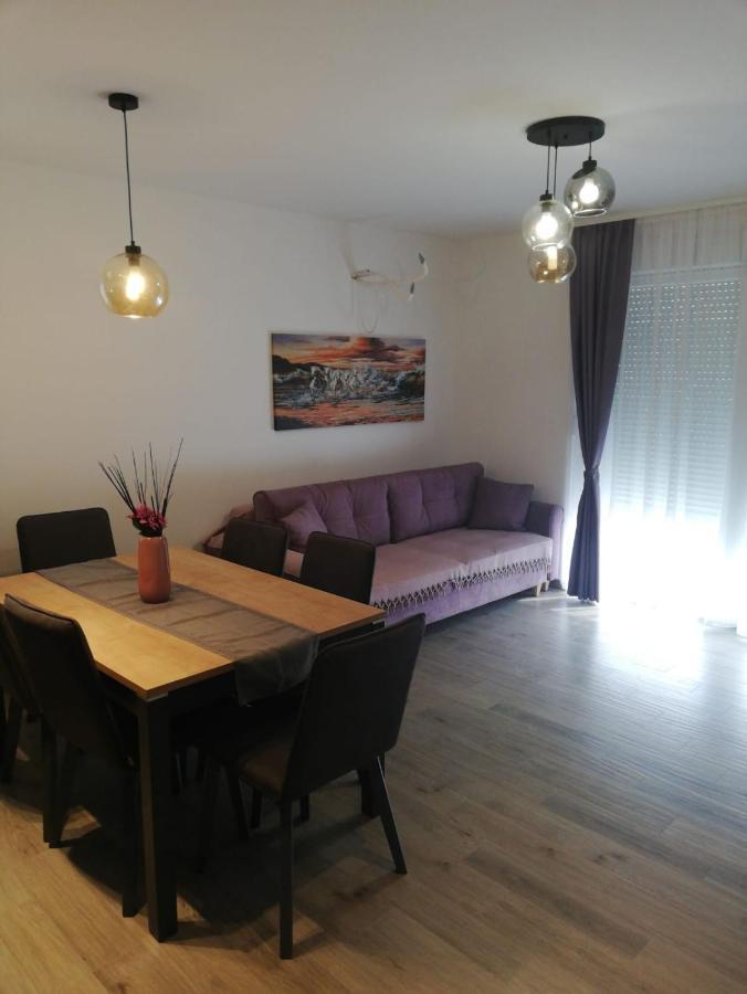 Apartments Vini Seget Donji Exterior photo