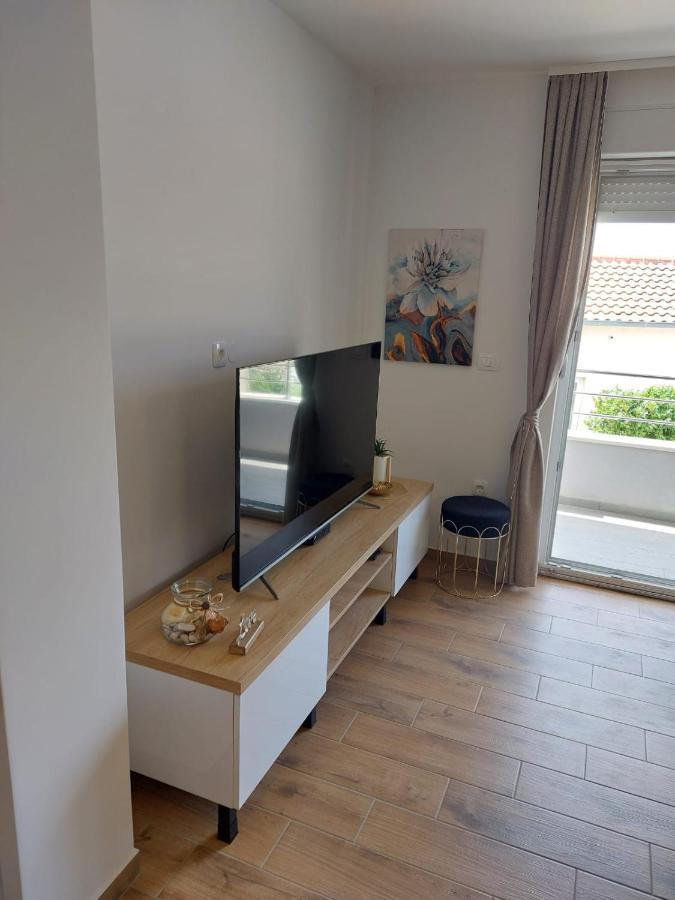 Apartments Vini Seget Donji Exterior photo