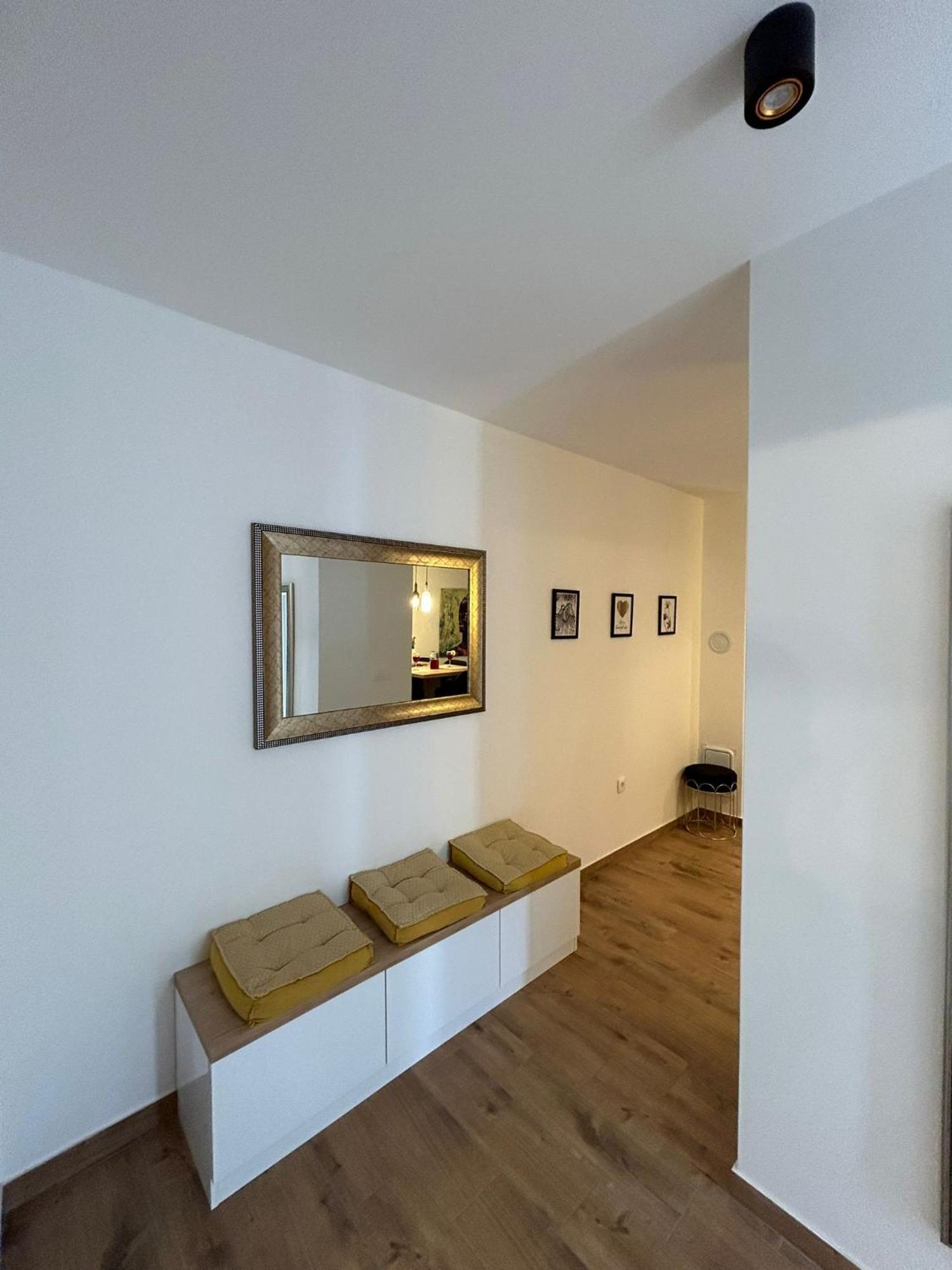 Apartments Vini Seget Donji Exterior photo