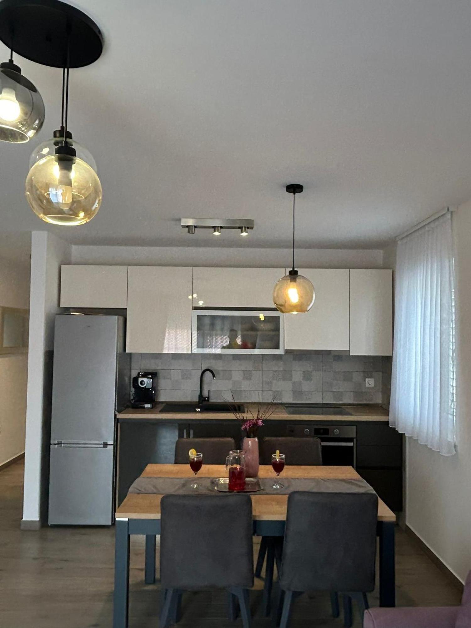 Apartments Vini Seget Donji Exterior photo