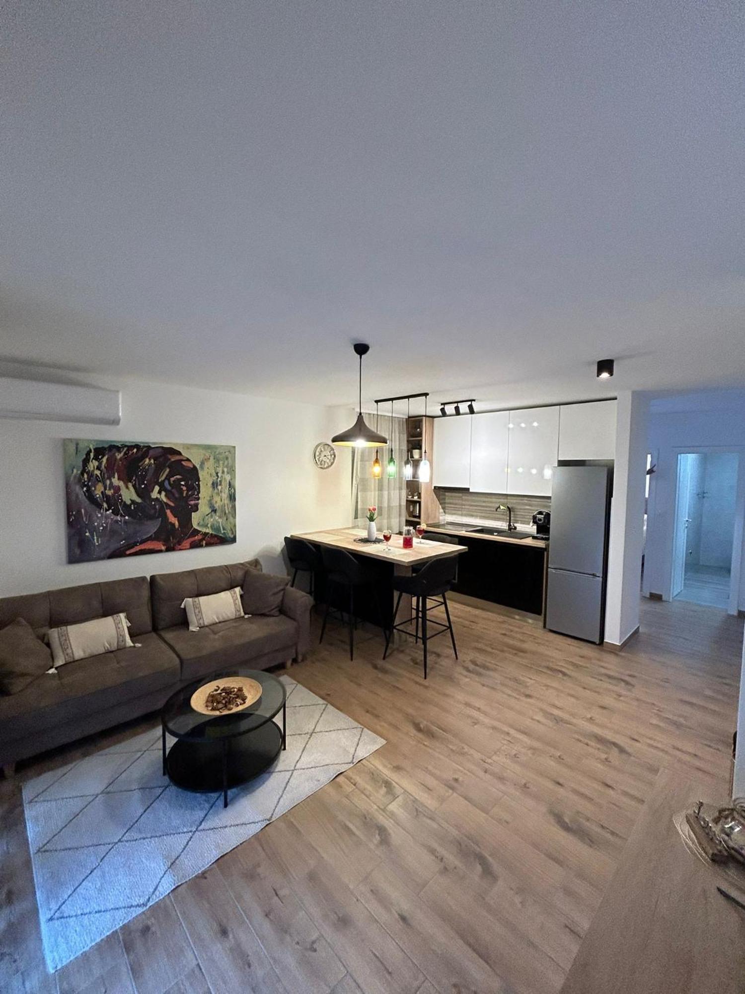Apartments Vini Seget Donji Exterior photo