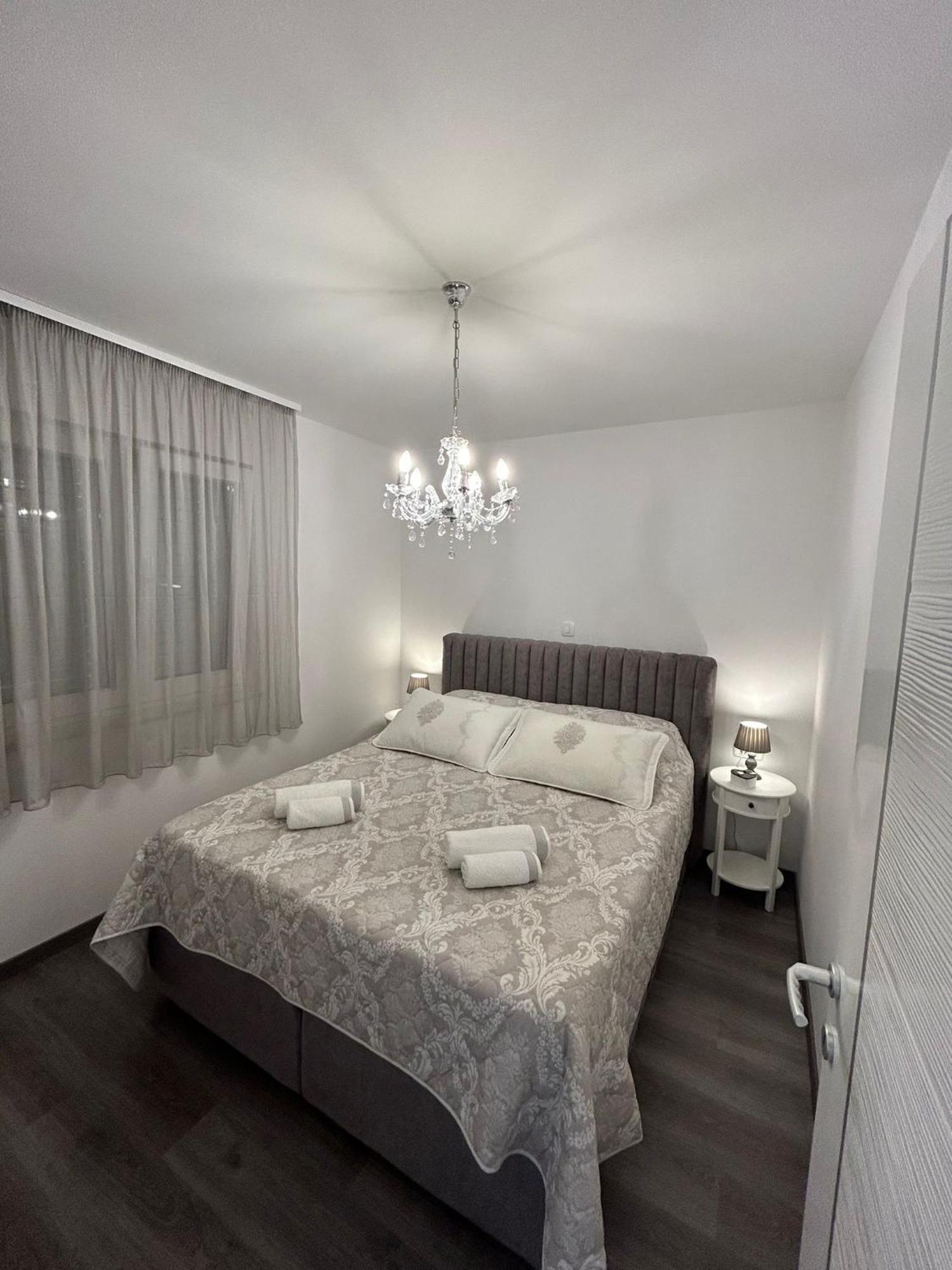 Apartments Vini Seget Donji Exterior photo